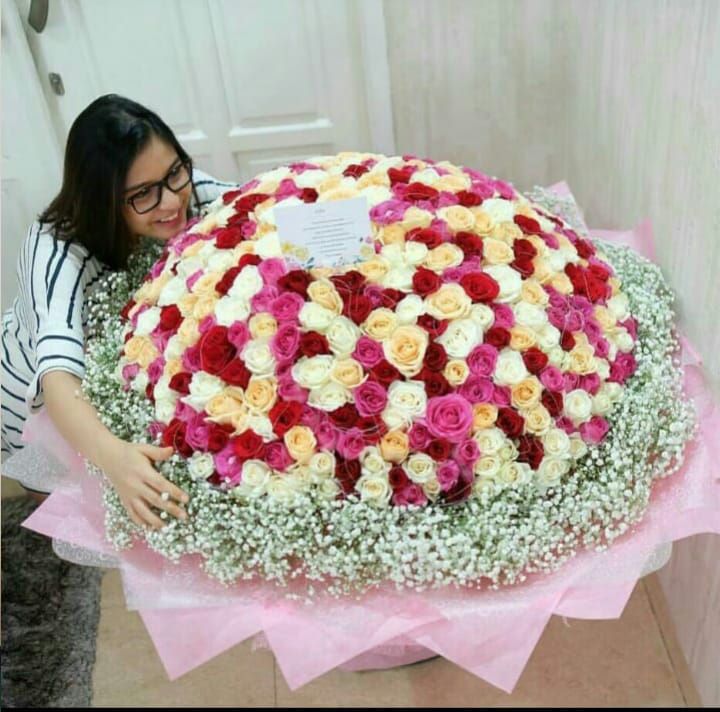 Hand Bouquet #82